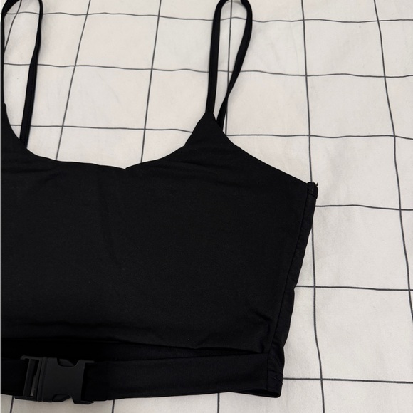 Front Buckle Deep O neck Sleeveless Casual Solid Crop Tank size Medium - Picture 8 of 10